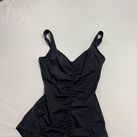 LE COVE Solid Black One Piece VTG Swimsuit Rusched Up The Center Front Size 12 - Picture 2 of 7